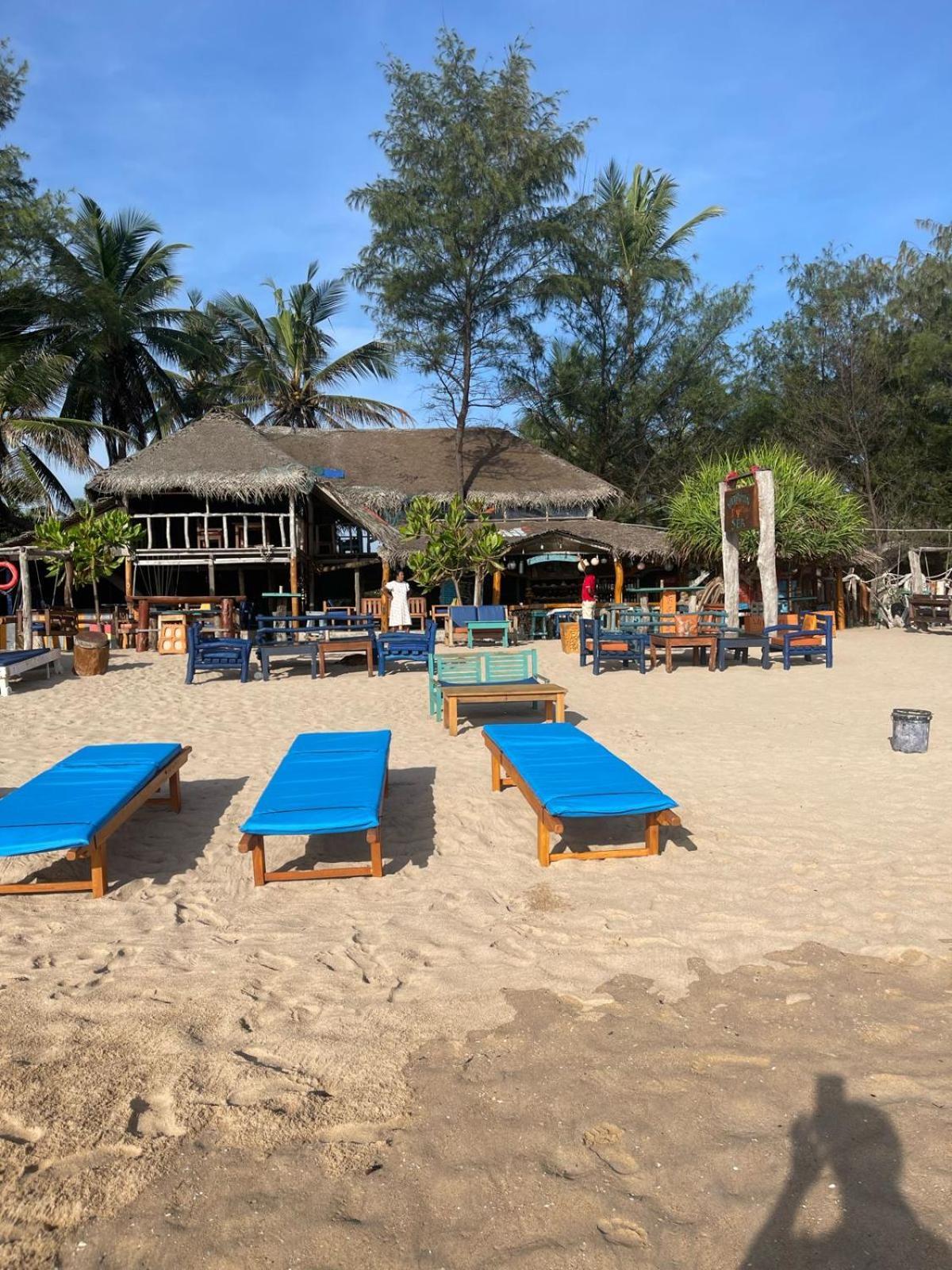 Vitamin Sea Beach Cabana & Hostel Nilaveli Exterior foto